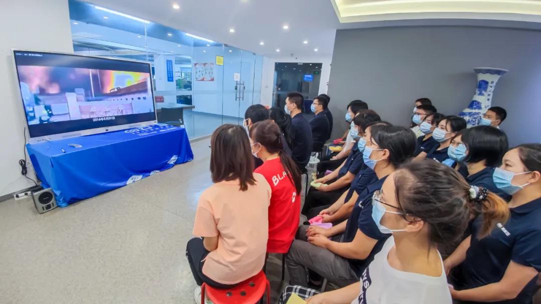 觀看消防安全宣傳片.jpg 觀看消防安全宣傳片.jpg