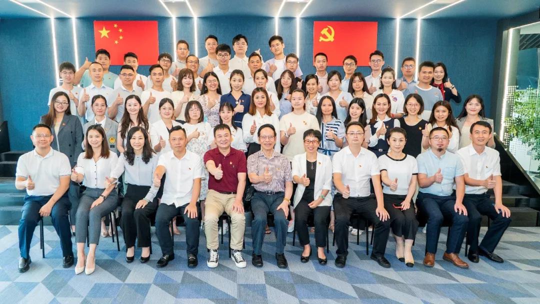 慶祝建黨100周年暨表彰大會(huì)活動(dòng)合影.jpg 慶祝建黨100周年暨表彰大會(huì)活動(dòng)合影.jpg