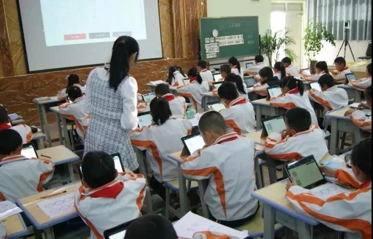 西沖小學應用智慧課堂系統開展教學創新.jpg 西沖小學應用智慧課堂系統開展教學創新.jpg