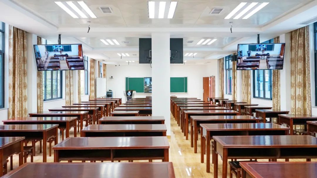 肇慶學(xué)院1.jpg 肇慶學(xué)院1.jpg