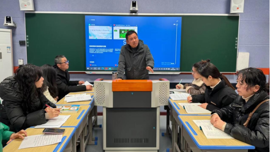 徐校長(zhǎng)發(fā)言.png 徐校長(zhǎng)發(fā)言.png