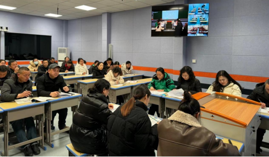 教聯(lián)體數(shù)學(xué)集體備課研討活動(dòng)現(xiàn)場(chǎng).png 教聯(lián)體數(shù)學(xué)集體備課研討活動(dòng)現(xiàn)場(chǎng).png