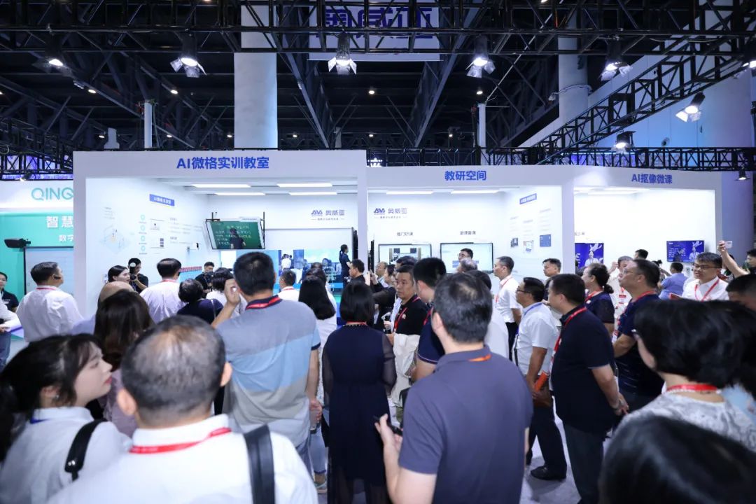 奧威亞獨家冠名,驚艷亮相四川教博會4.jpg 奧威亞獨家冠名,驚艷亮相四川教博會4.jpg