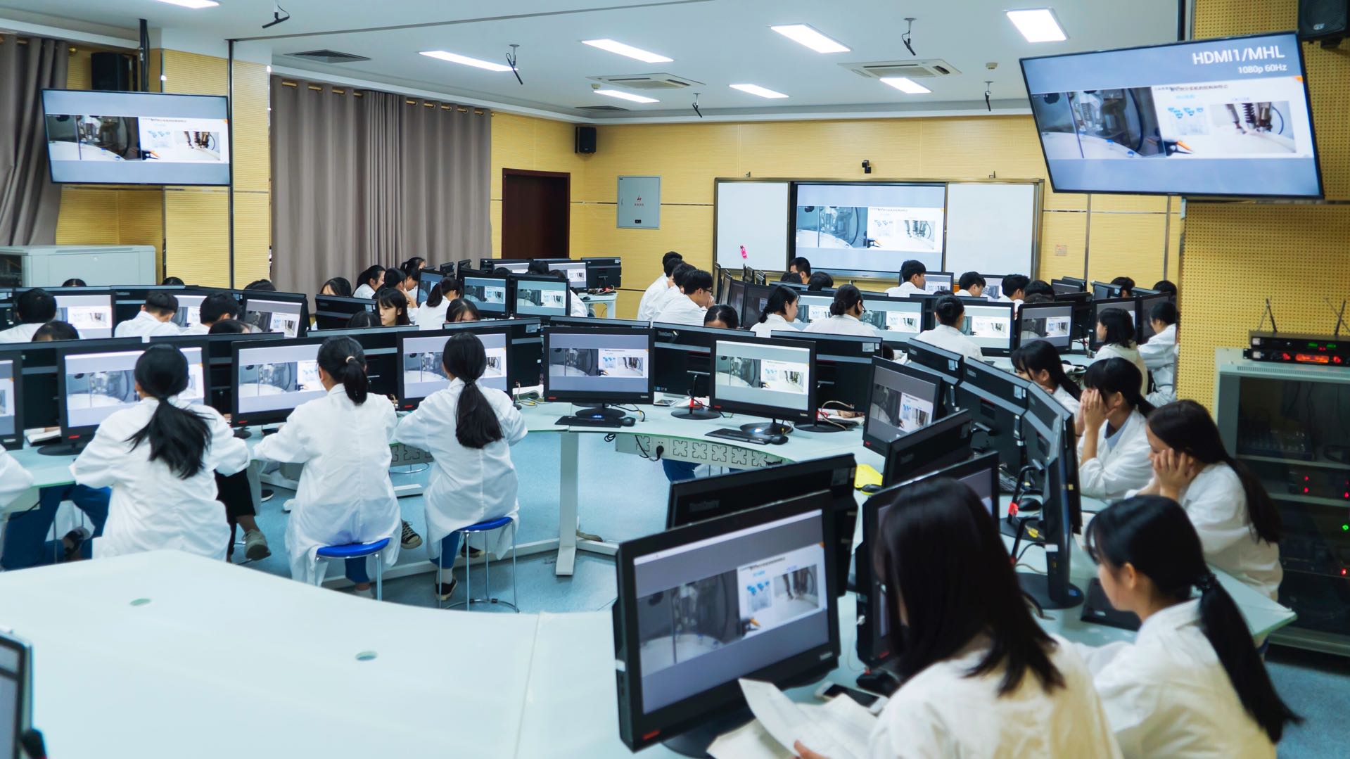 奧威亞攜手廣東省食品藥品職業技術學?！盎ヂ摼W+實訓”打破“圍觀式教學”！